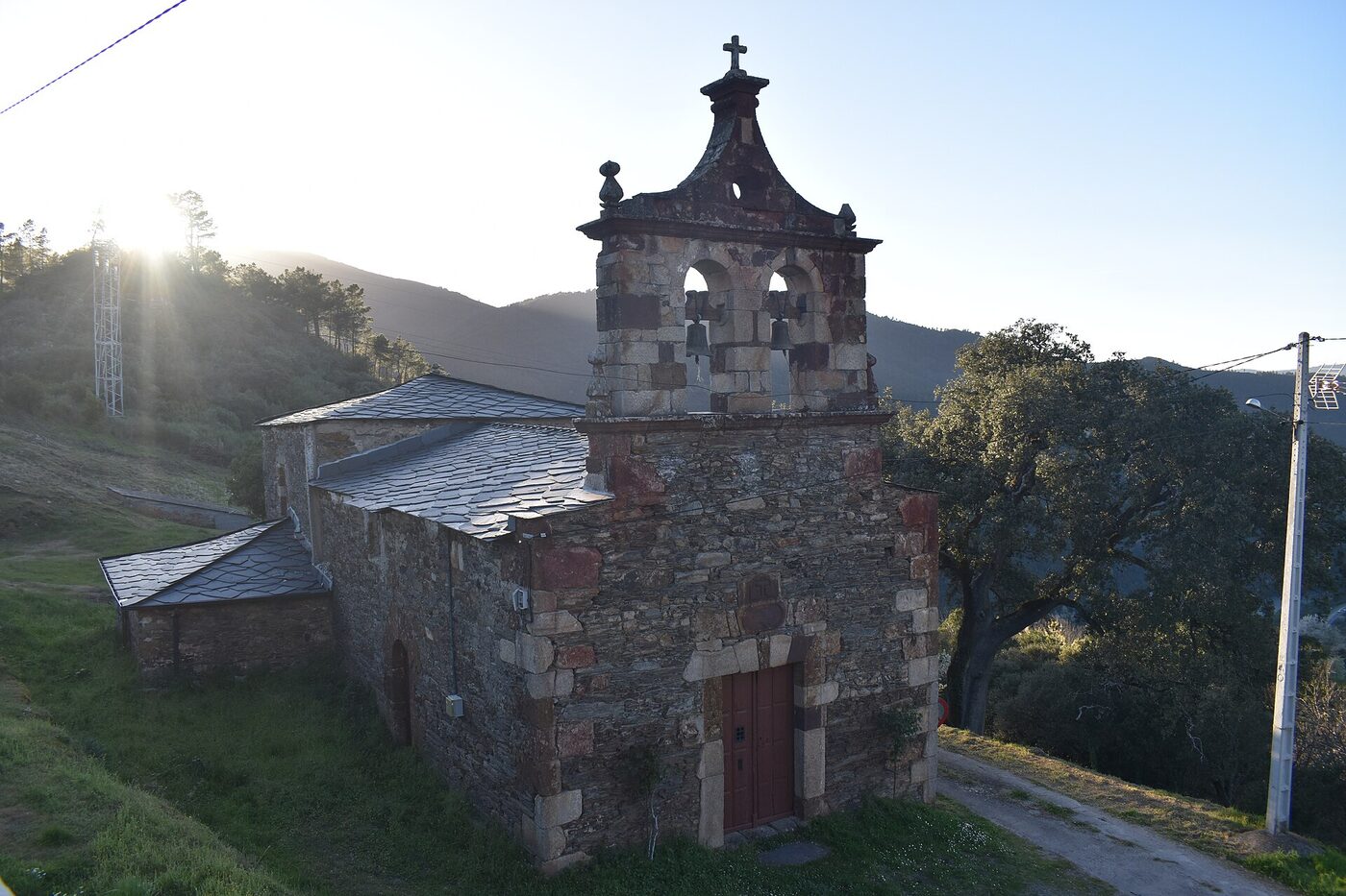 Igrexa de Santa María de Vilaster en Quiroga