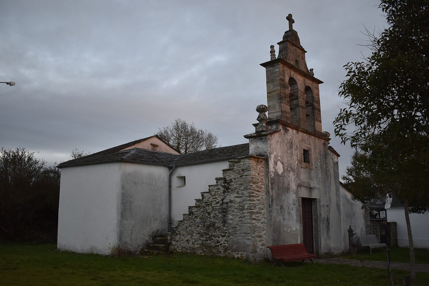 Igrexa de San Martiño de Bascós en Monforte de Lemos