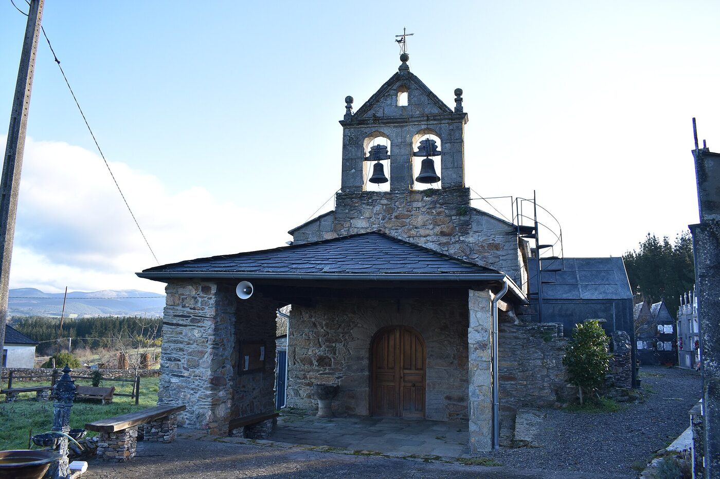 Igrexa de San Xoán de Abrence en A Pobra do Brollón