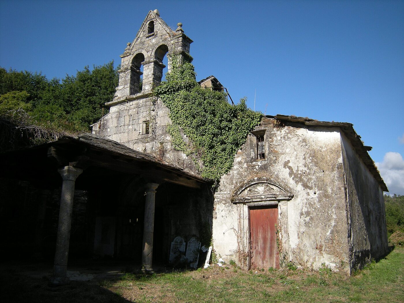 Igrexa Vella de San Mamede de Vilasouto en O Incio