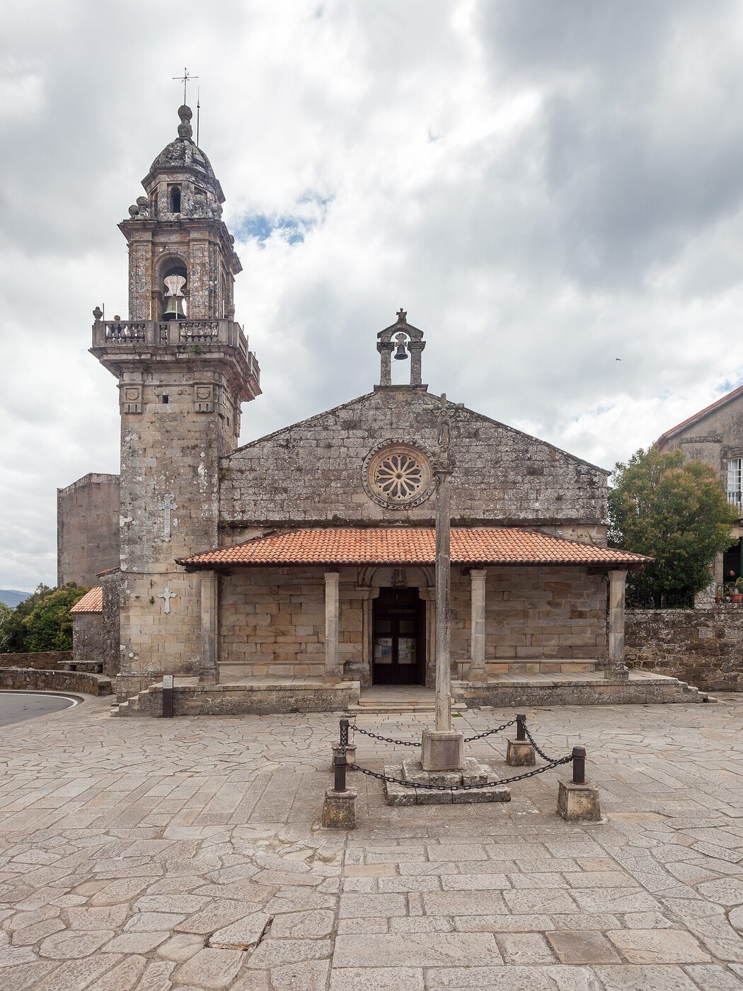 Igrexa de San Pedro de Muros en Muros