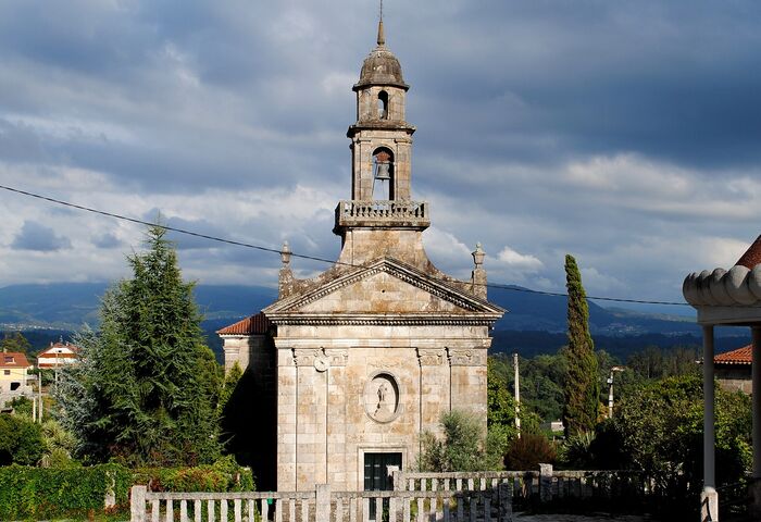 Igrexa de San Xulián de Guláns