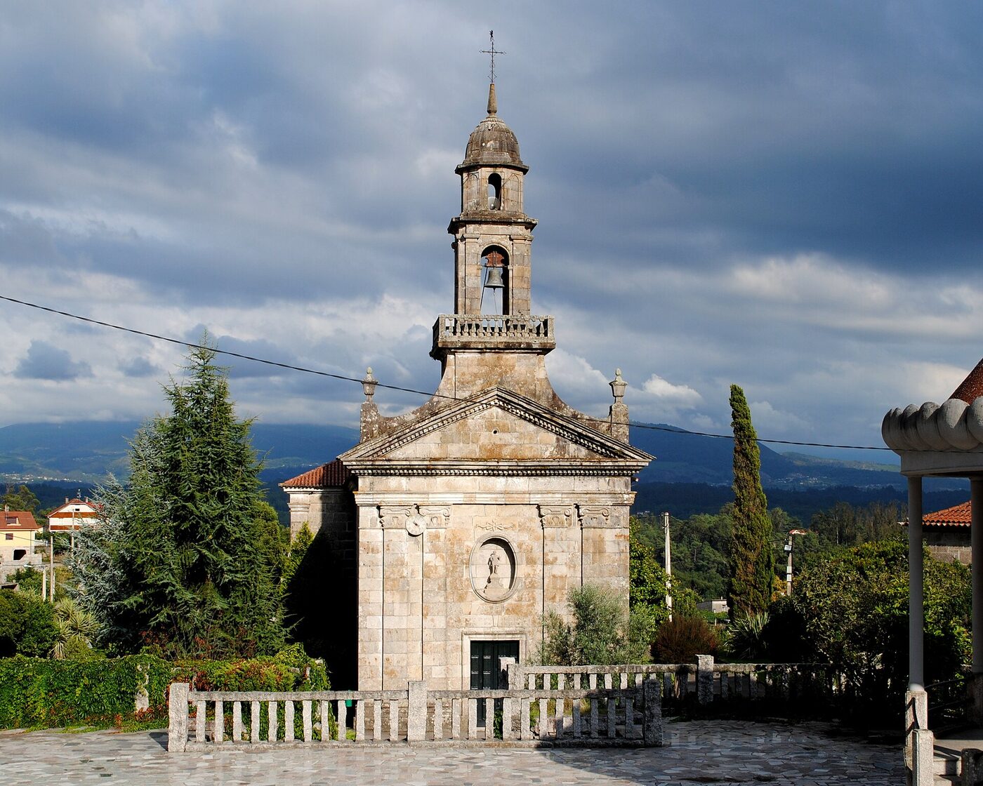 Igrexa de San Xulián de Guláns en Ponteareas