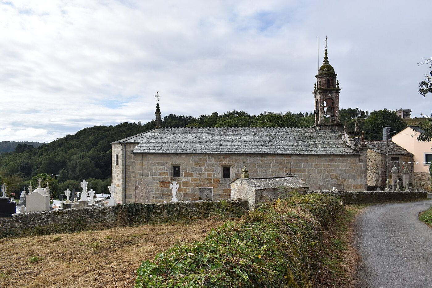 Igrexa de San Miguel de Goián en Sarria