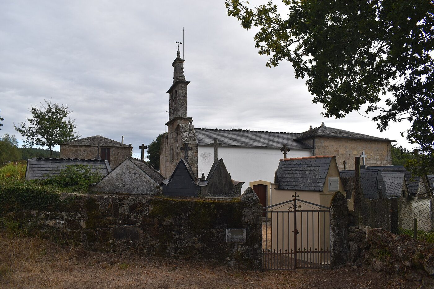 Igrexa de San Miguel de Vilapedre en Sarria