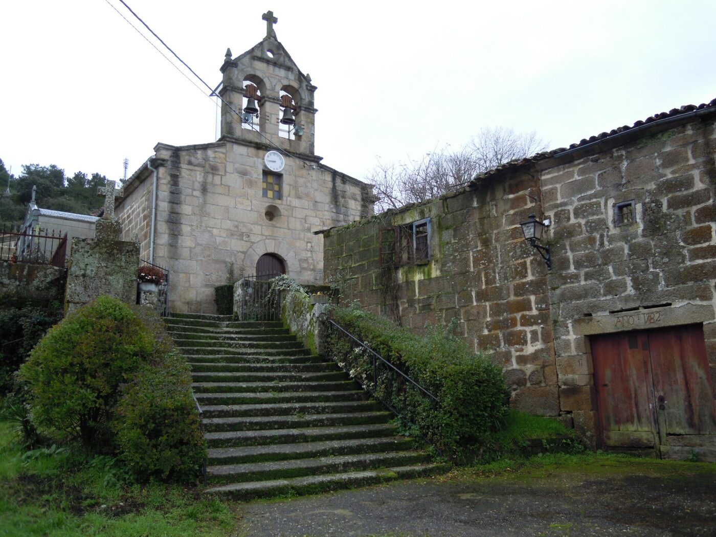 Igrexa de San Salvador de Cabreiroá en Verín