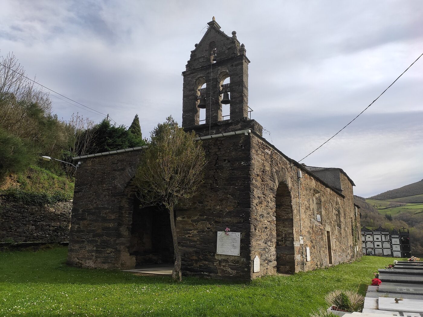 Igrexa de Santa María de Piñeira en A Fonsagrada