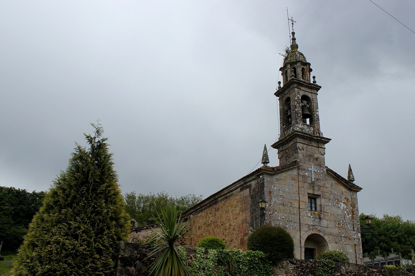 Igrexa de Santo André de Illobre en Vedra