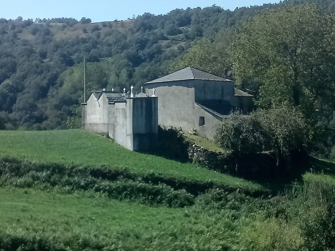 Igrexa de San Pedro de Guillén en Becerreá