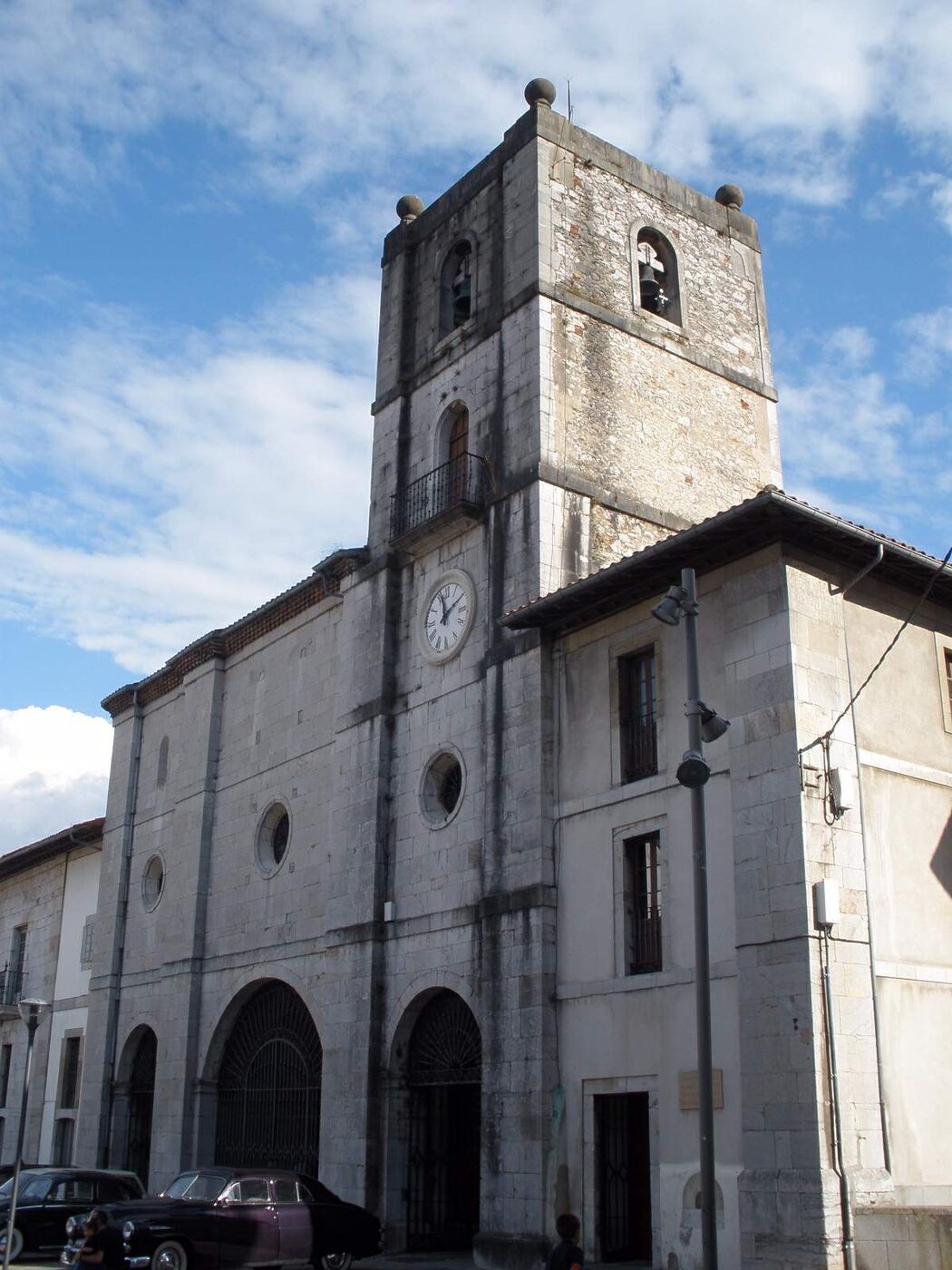 Colegiata de Santa María La Mayor en Pravia