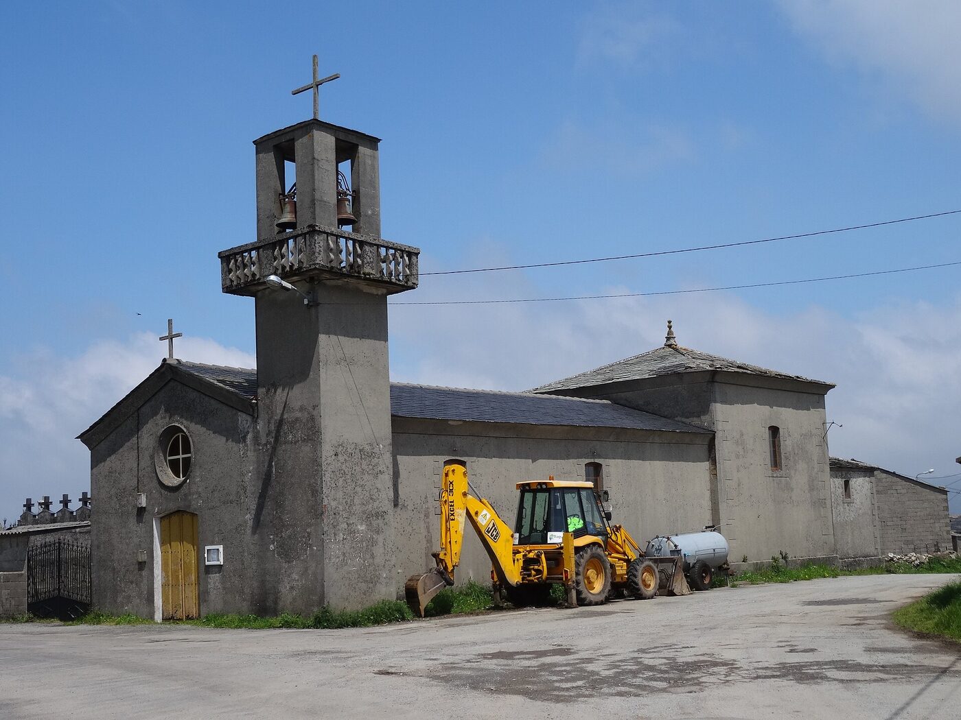 Igrexa de Santo Isidro de Seixosmil en Meira