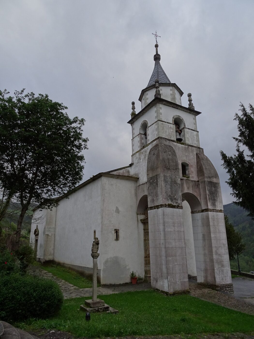 Igrexa de Santa María de Conforto en A Pontenova