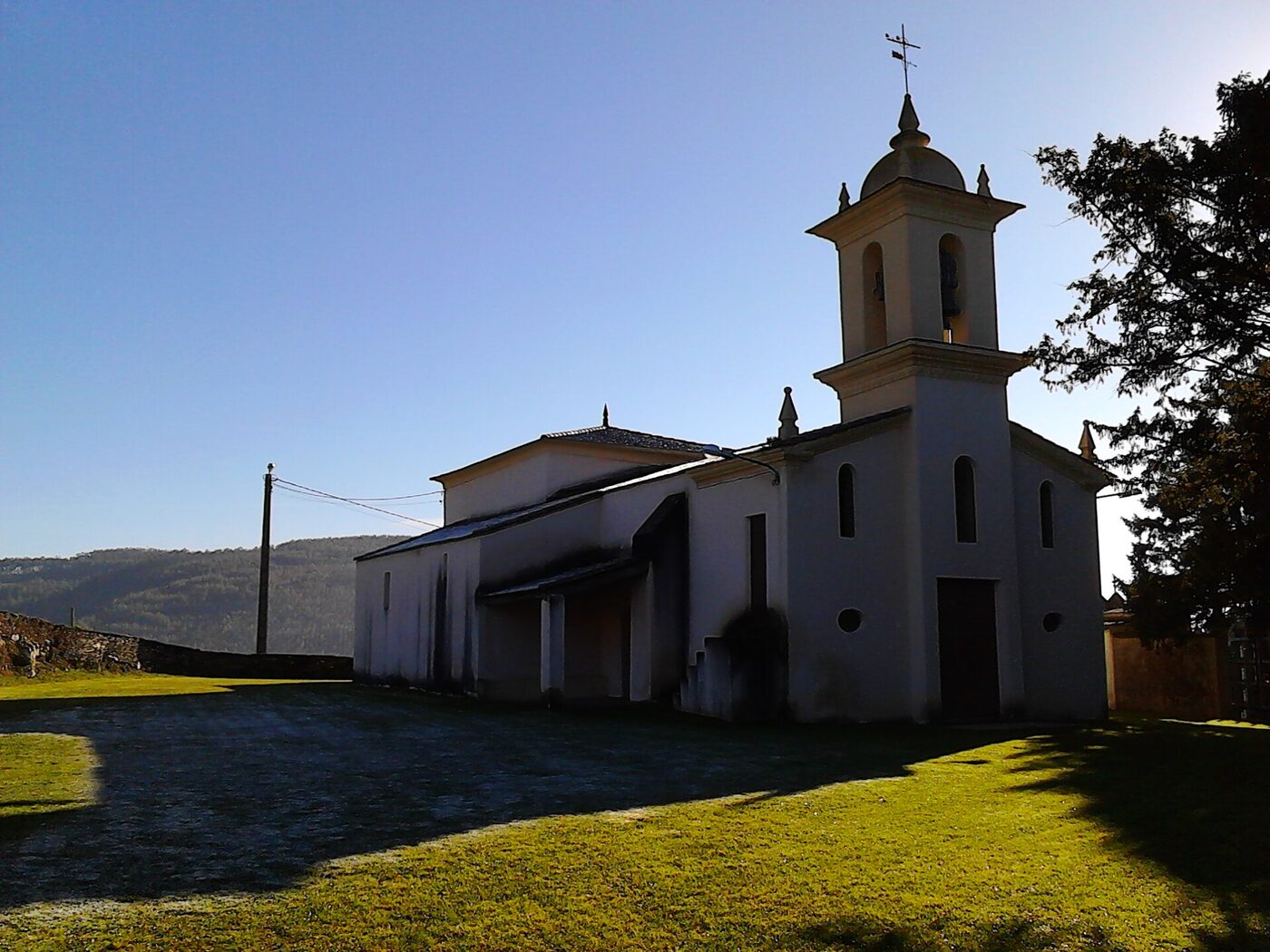 Igrexa de San Mateo de Vidal en Trabada