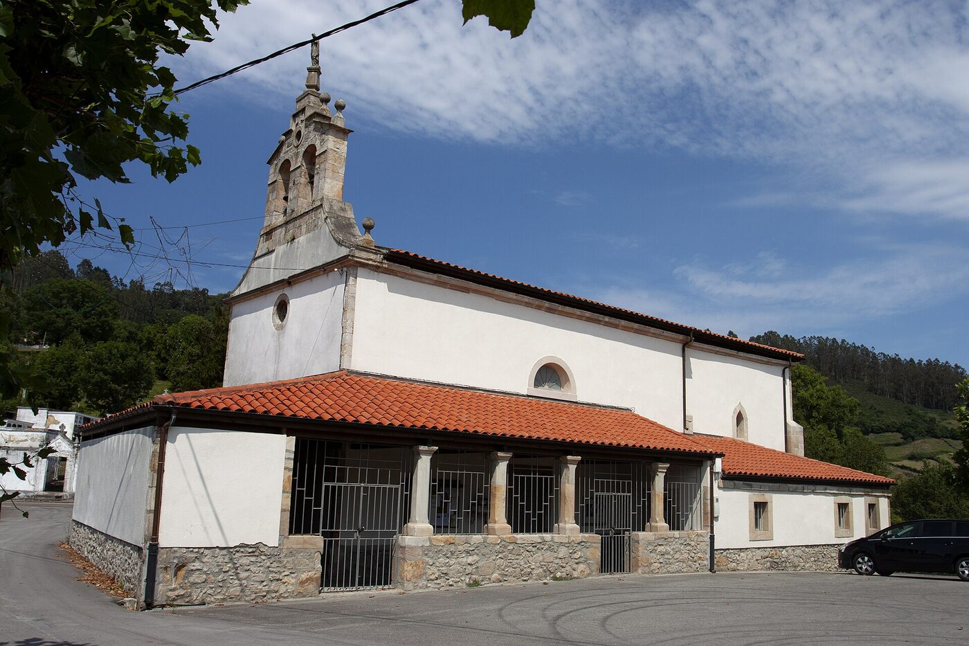 Iglesia de San Juan Evangelista en Siero