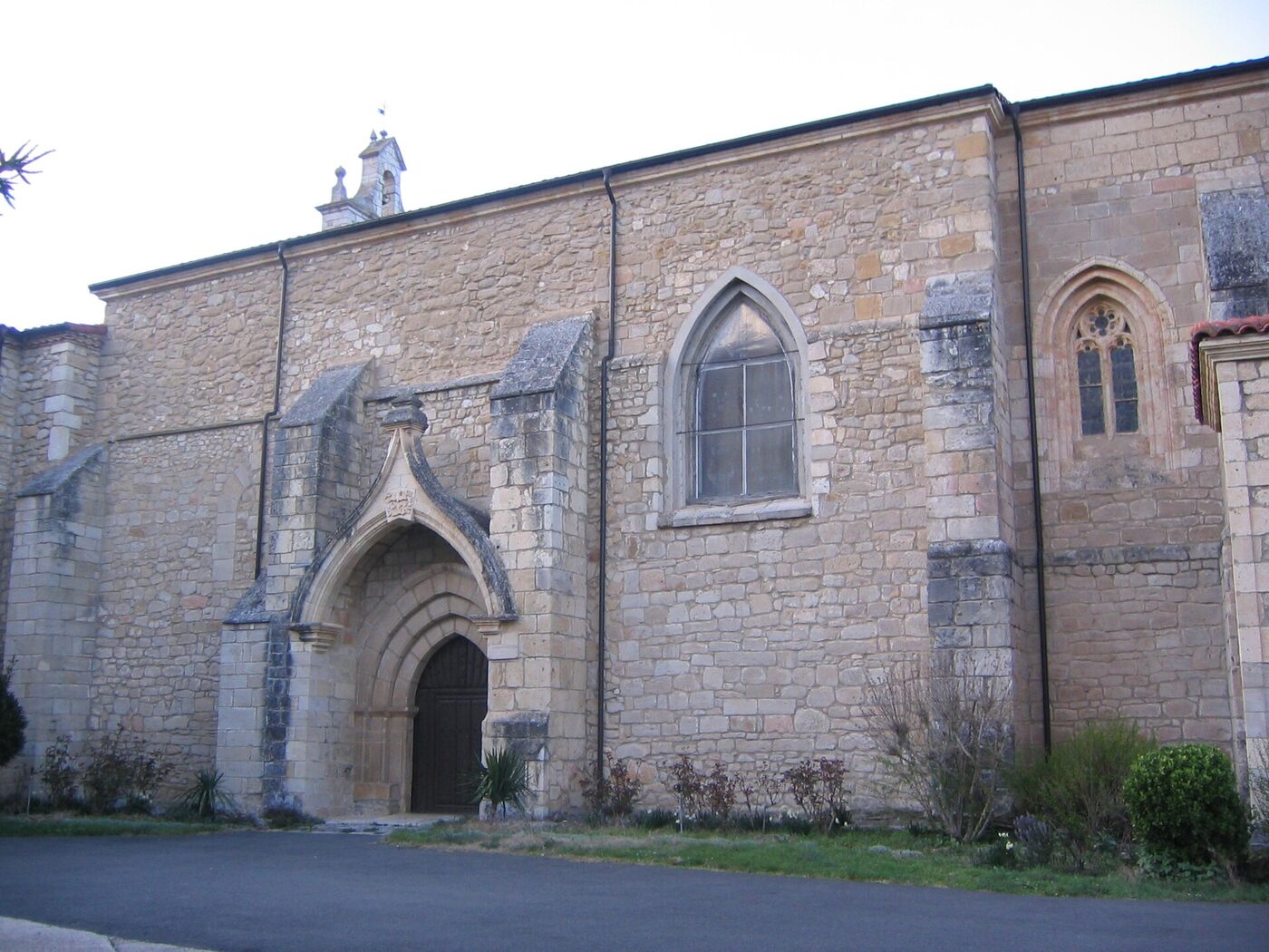 Convento de Santa María de Rivas en Merindad de Cuesta-Urria