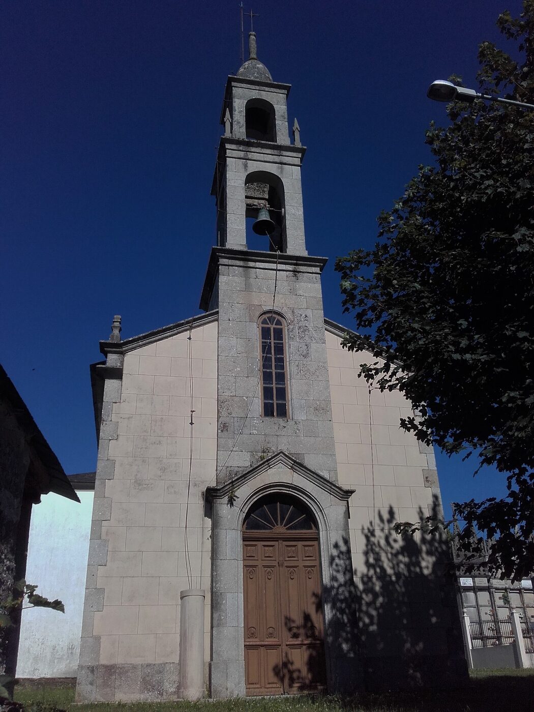 Igrexa de San Salvador de Ladra en Vilalba