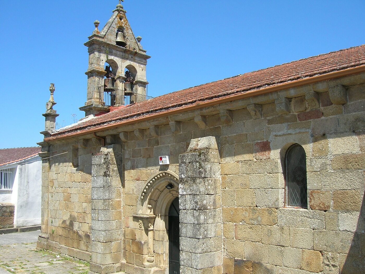 Igrexa de Santa María de Sobrado do Bispo en Barbadás