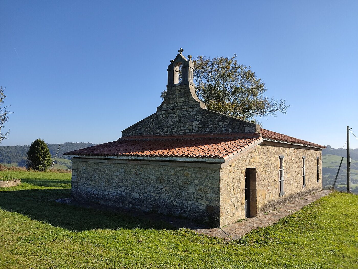 Ermita de San Justo y Pastor en Corvera de Asturias