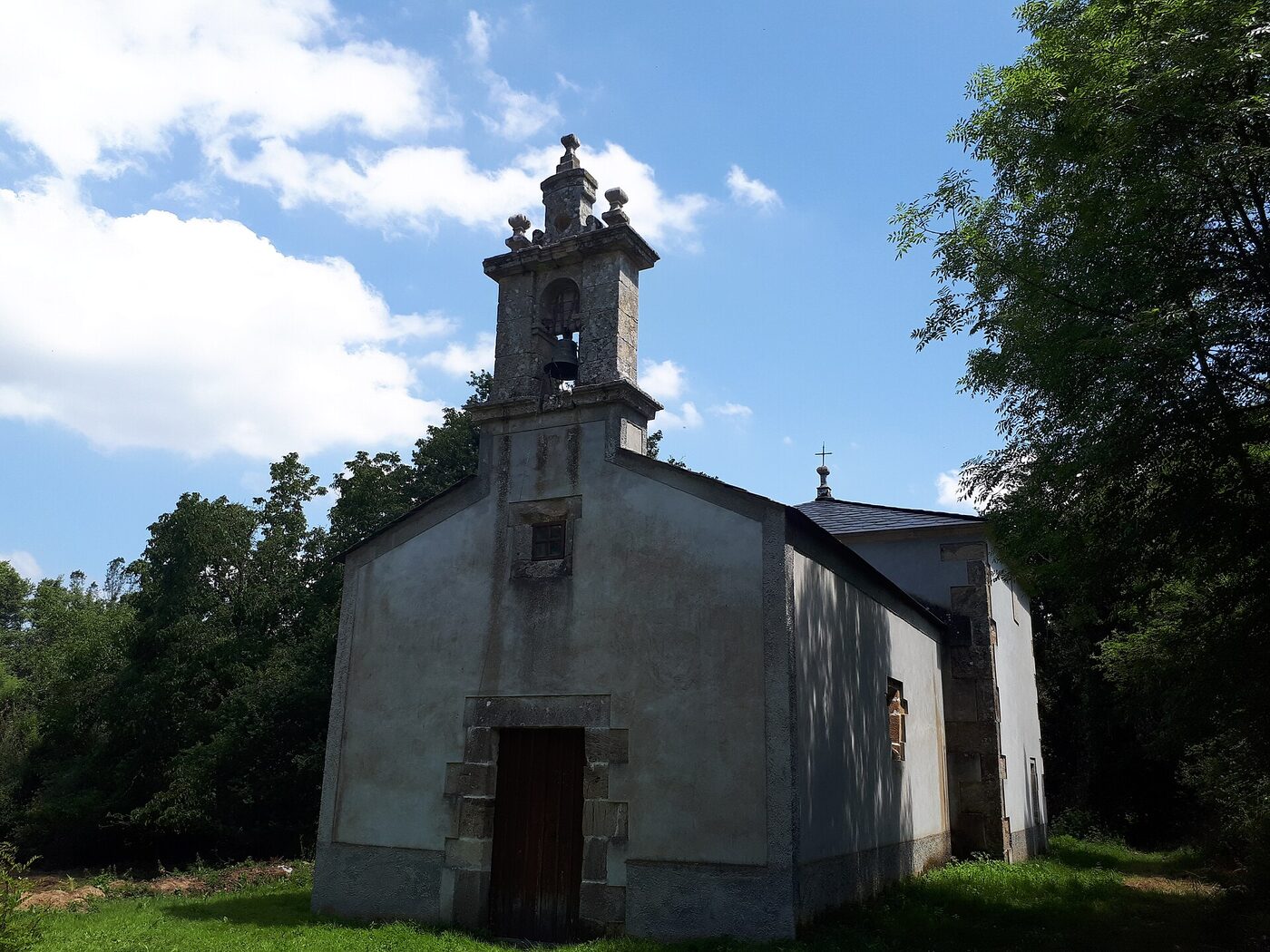 Igrexa de Santiago de Aranza en Baralla