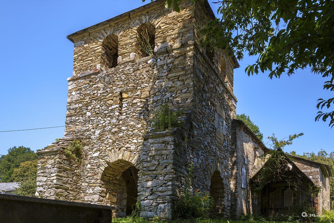 Igrexa de San Pedro de San Martín de Neira de Rei en Baralla