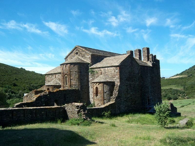 Monestir de Sant Quirze de Colera en Rabós