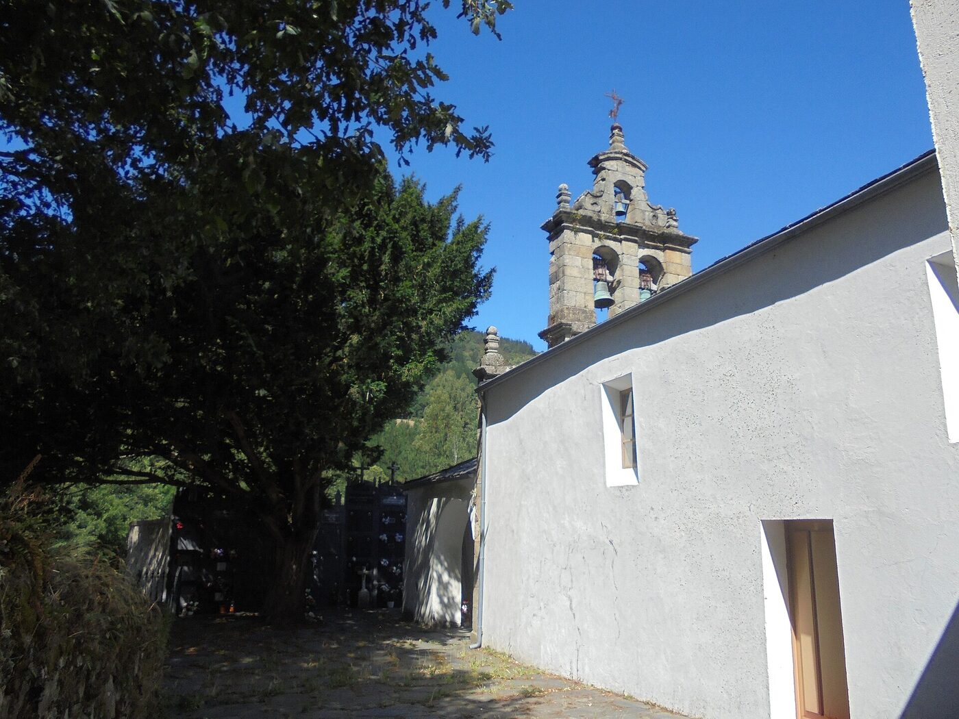 Igrexa de Santiago de Cubilledo en Baleira