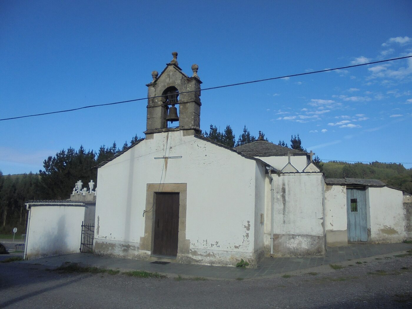 Igrexa de Santiago de Milleirós en Pol