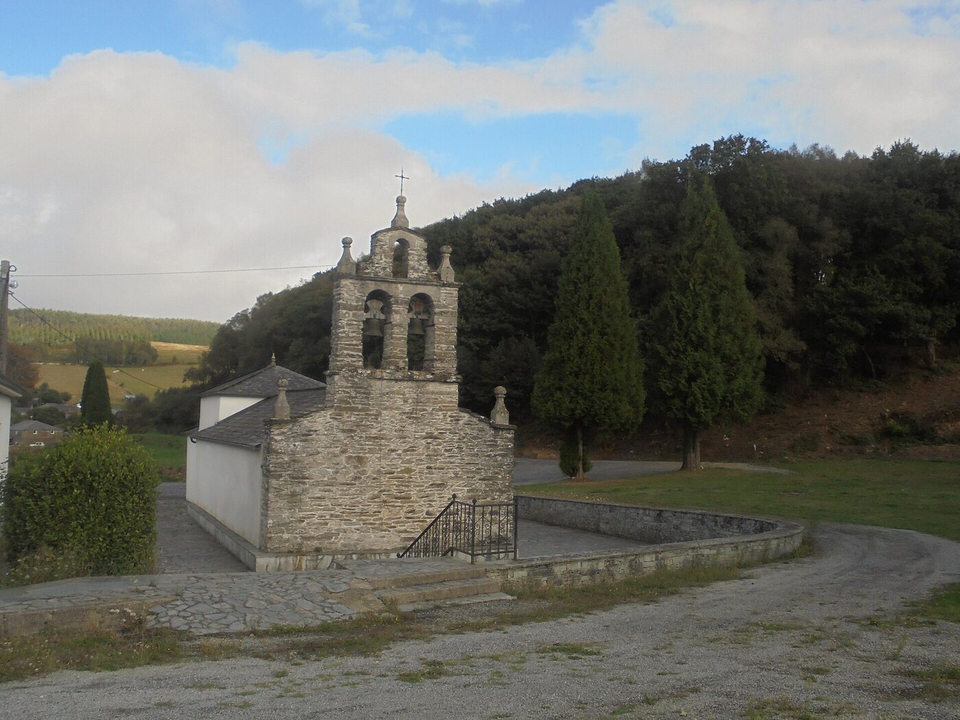 Igrexa de Santo André de Ferreiros en Pol