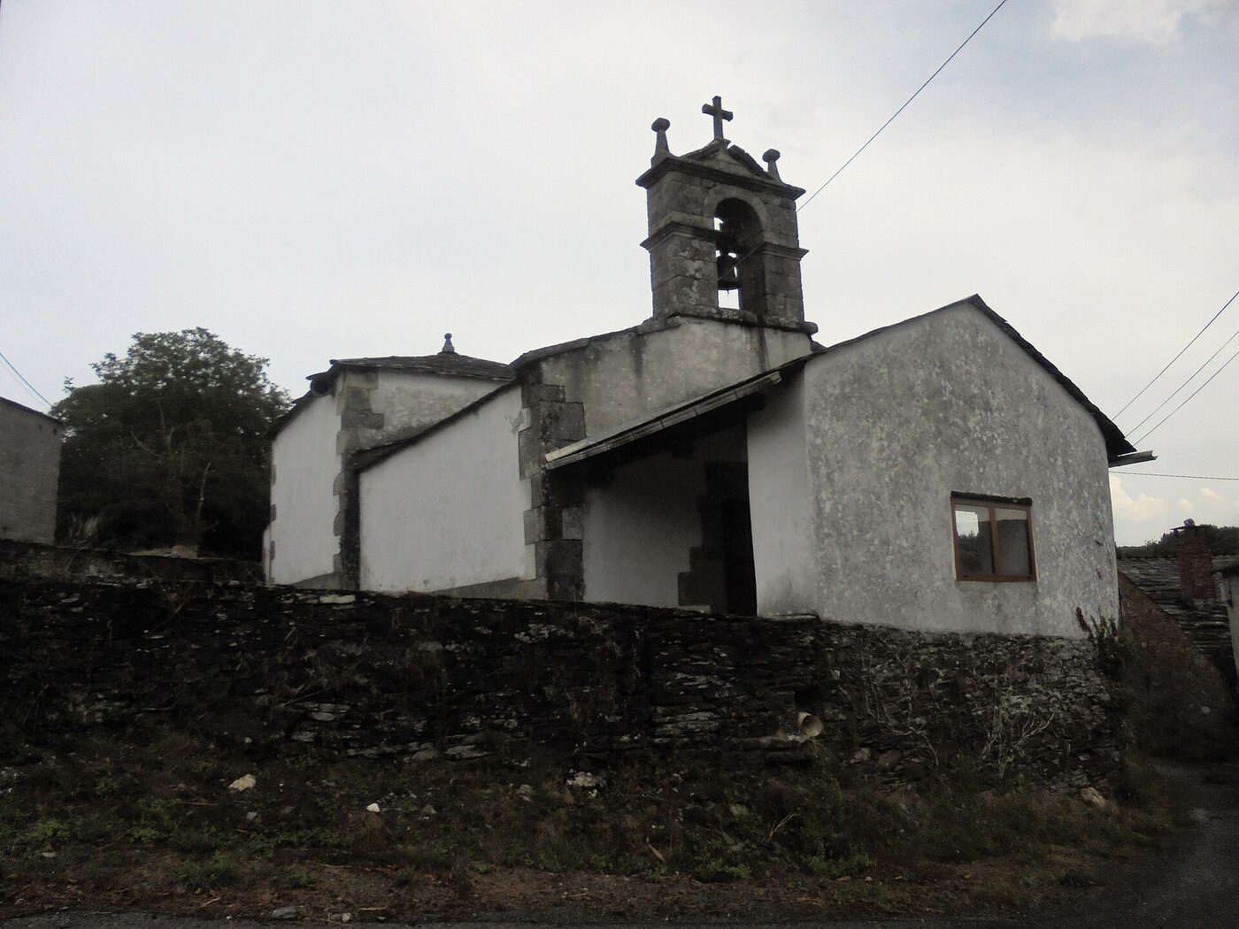Igrexa de Santiago de Arcos de Frades en Pol