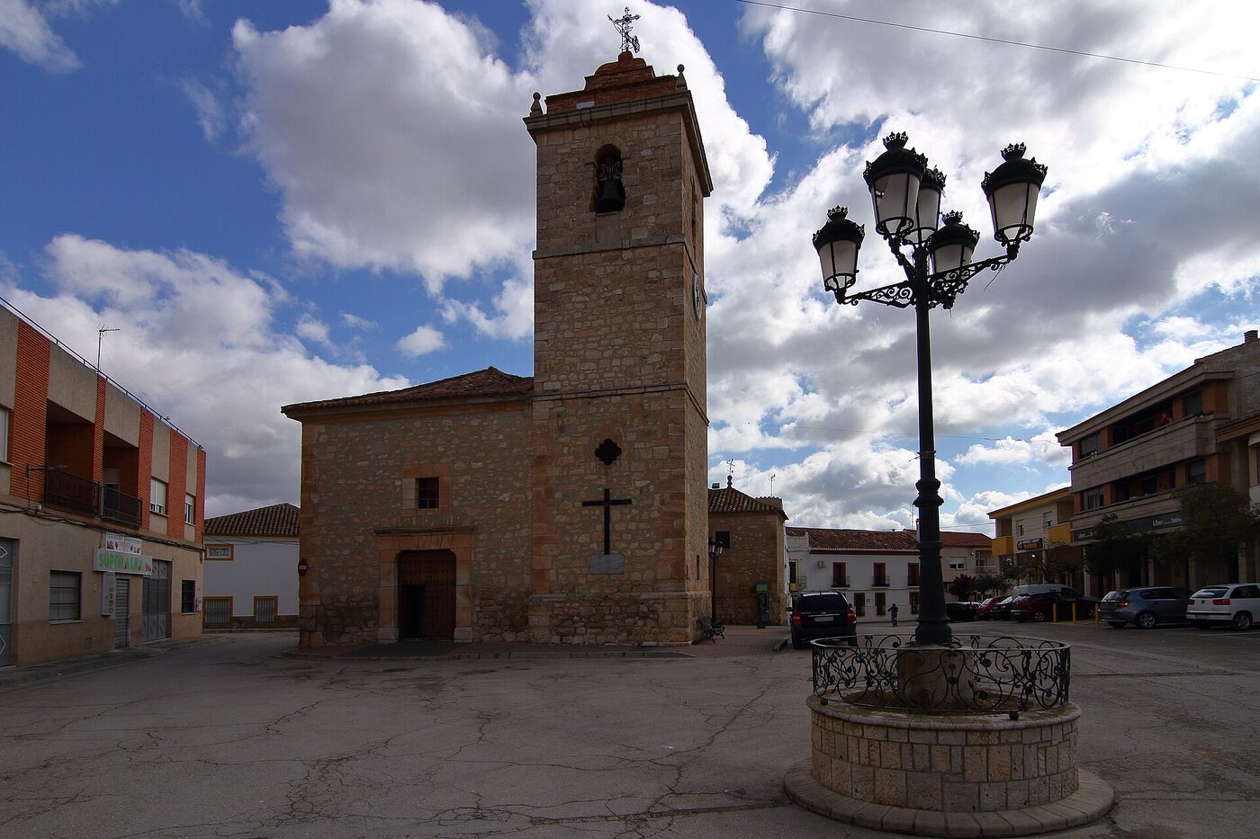 Iglesia de San Pedro Apóstol en Casas de Juan Núñez