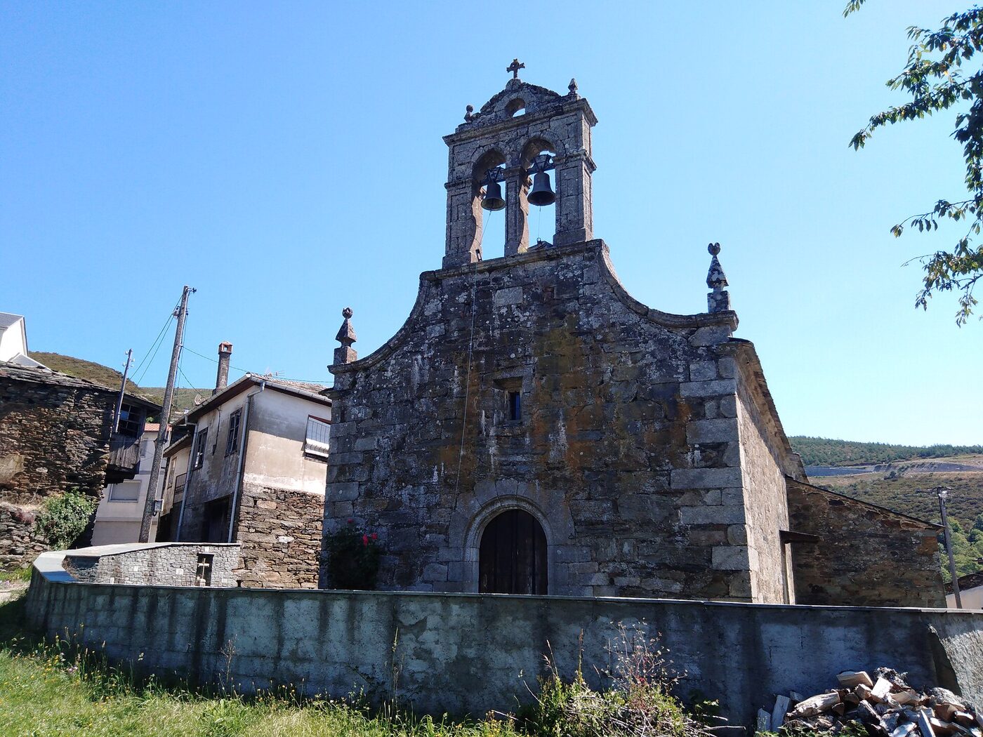 Igrexa de Santa María de Cerdedelo en Laza