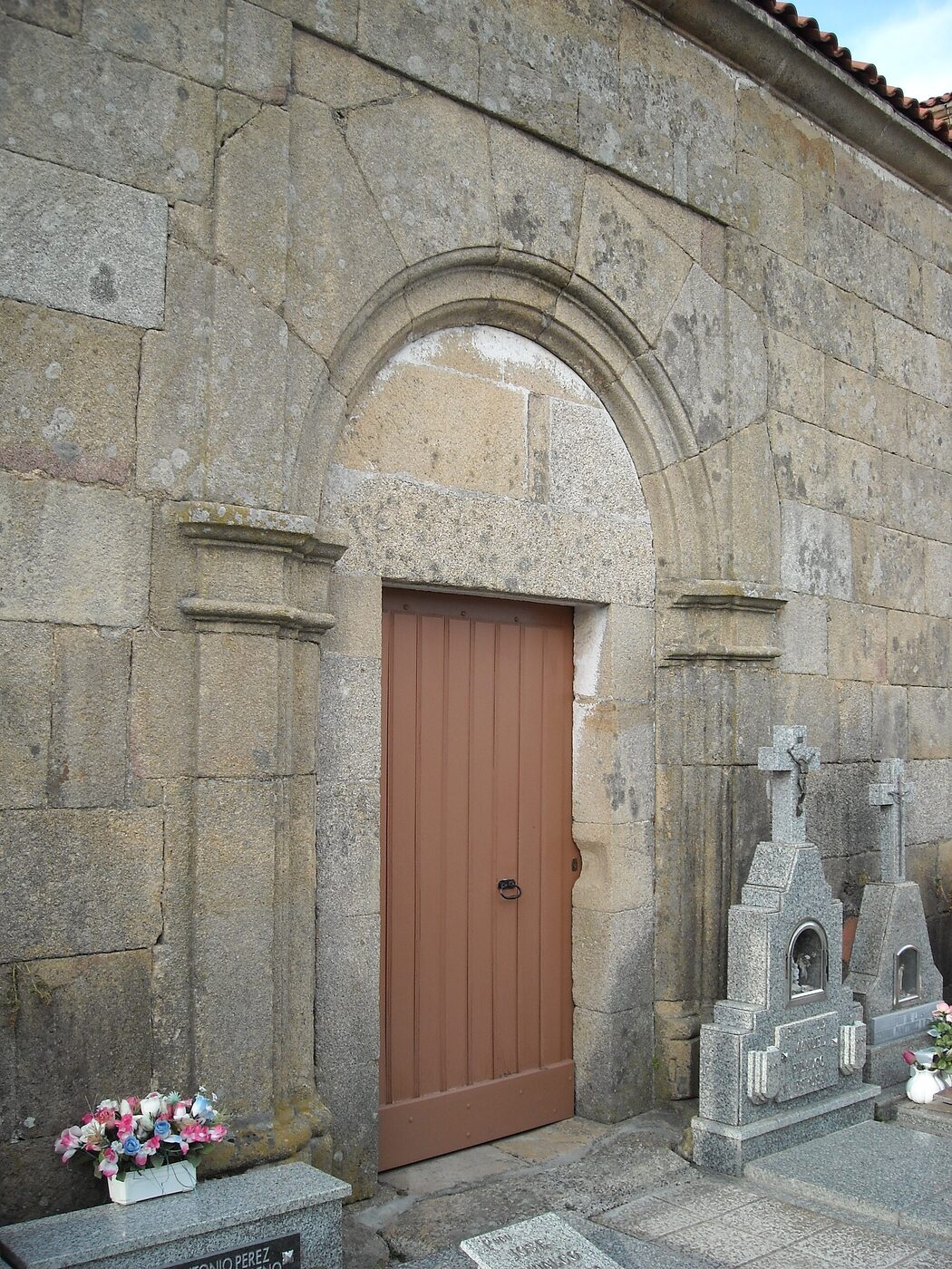 Igrexa de Santa María de Medeiros en Monterrei