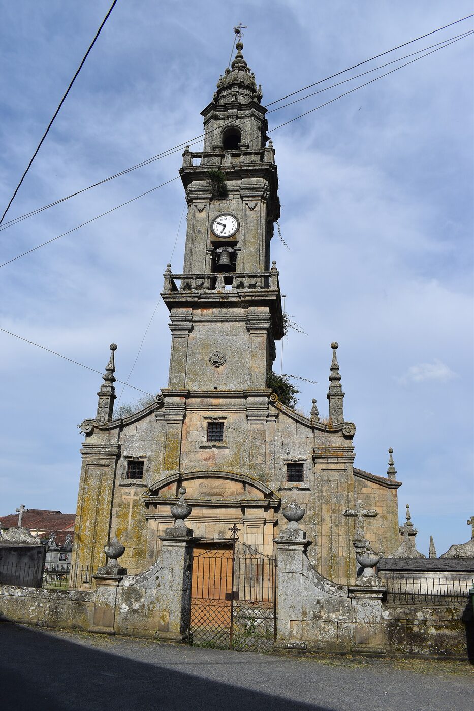 Igrexa de San Pedro de Flariz en Monterrei