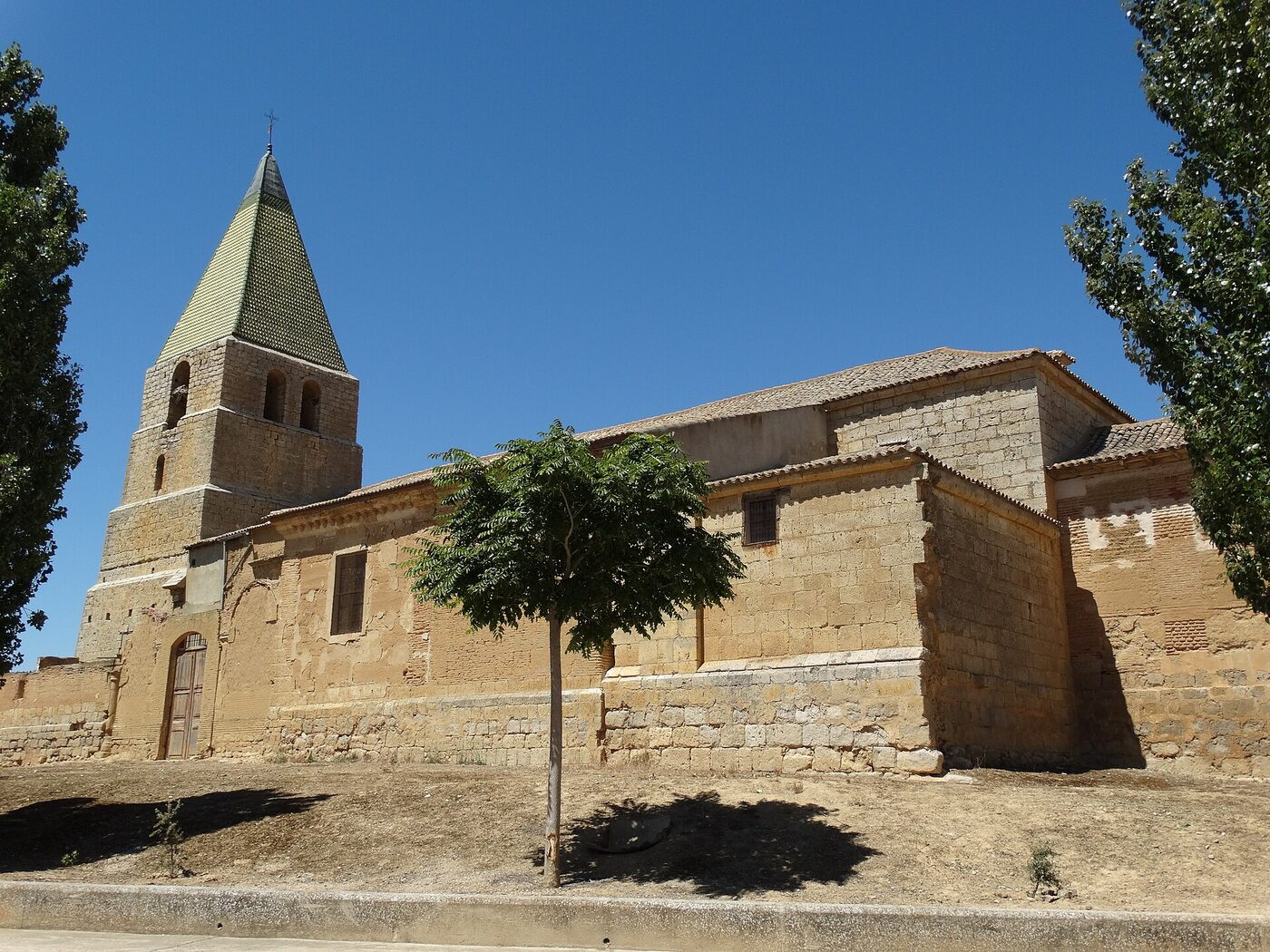 Iglesia de Santa María de Colaña en Castromocho