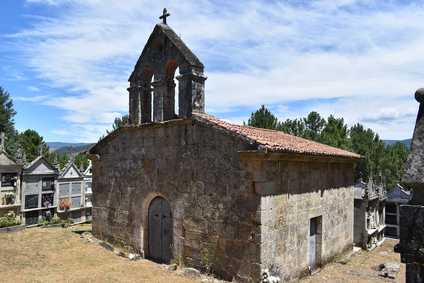 Igrexa Vella de San Mamede de Estevesiños en Monterrei
