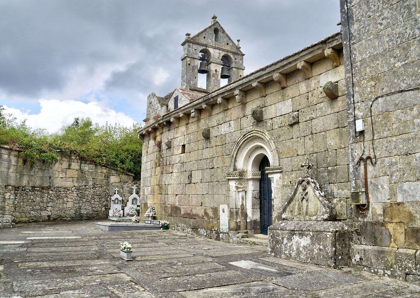 Igrexa de Santa María de Couso de Limia en Sandiás