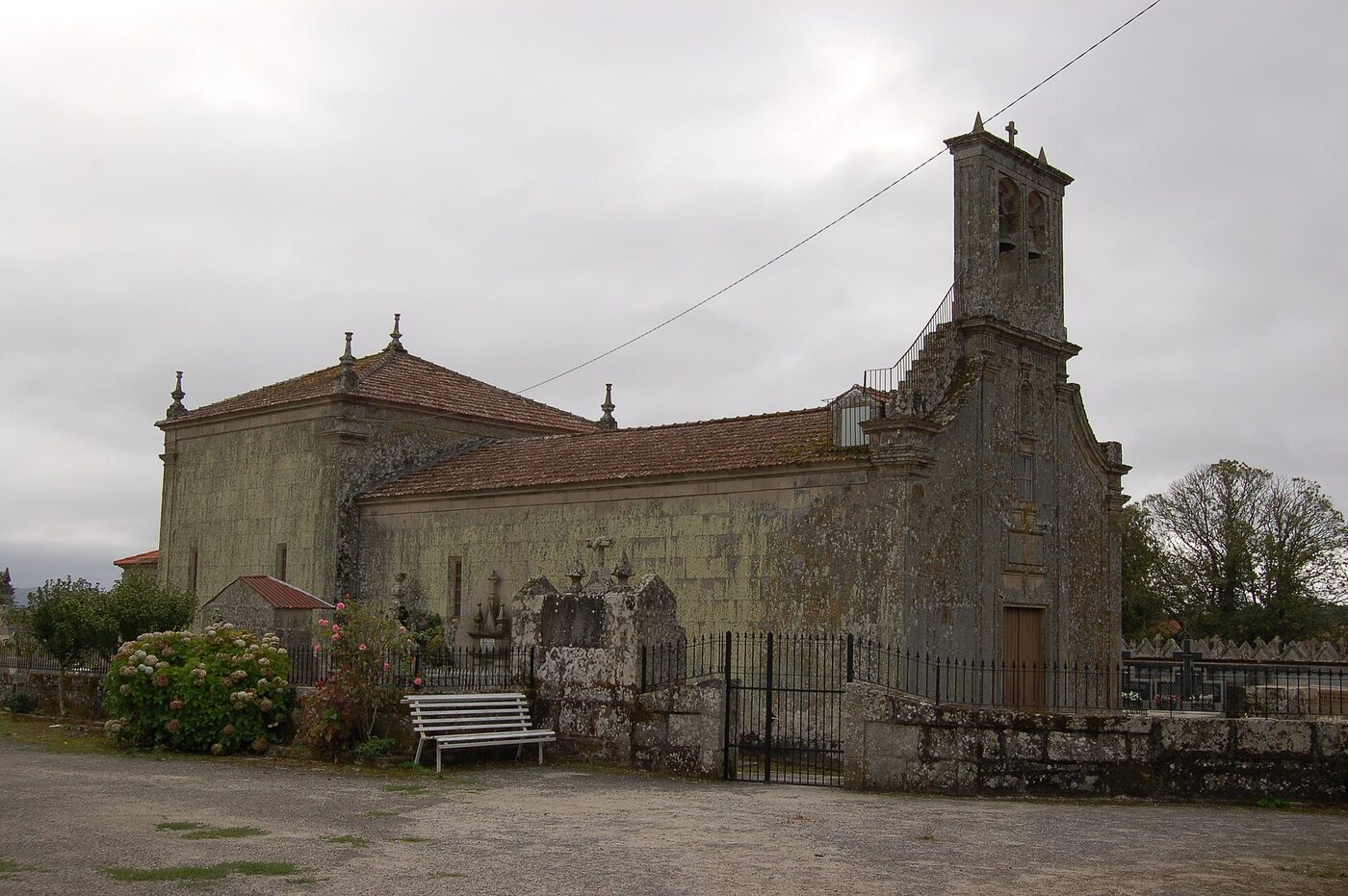 Igrexa de San Xoán de Piñeira de Arcos en Sandiás