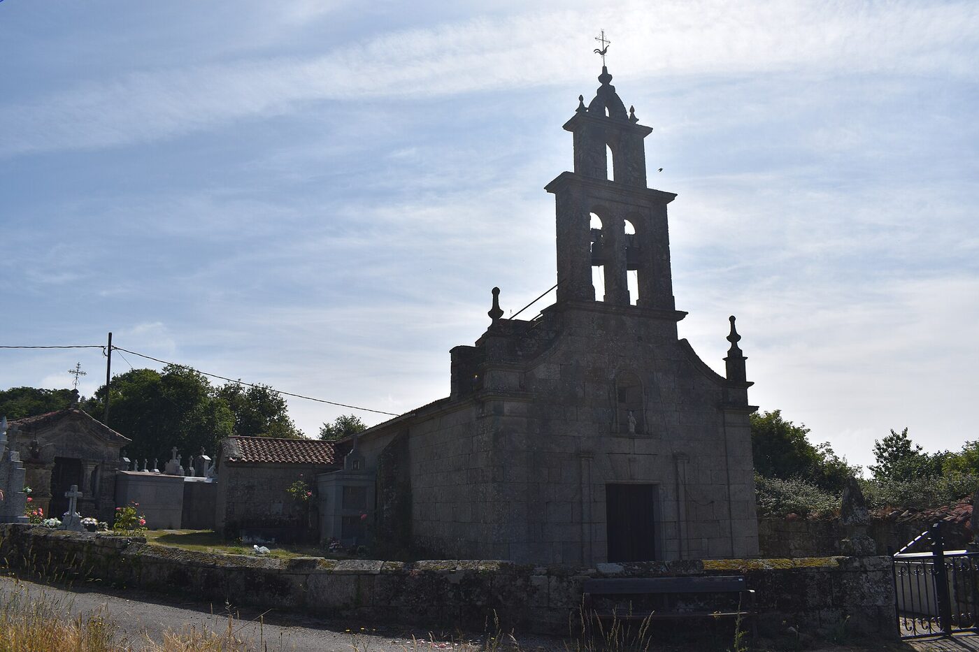 Igrexa de San Pedro de Sabariz en Rairiz de Veiga