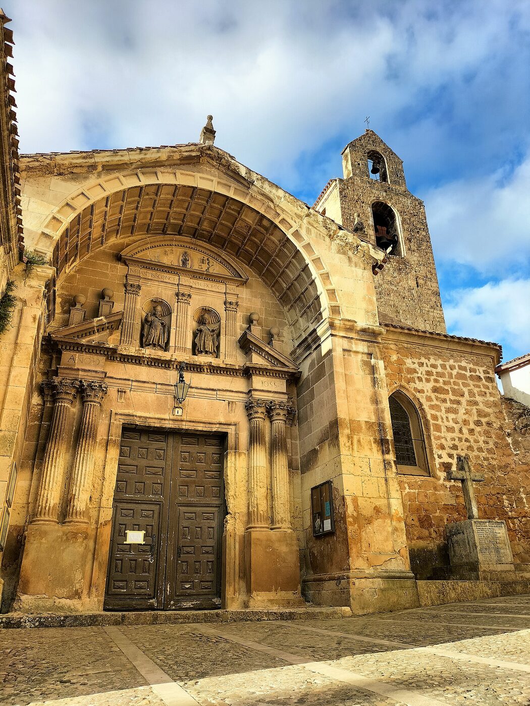 Iglesia Parroquial de San Cosme y San Damián en Poza de la Sal
