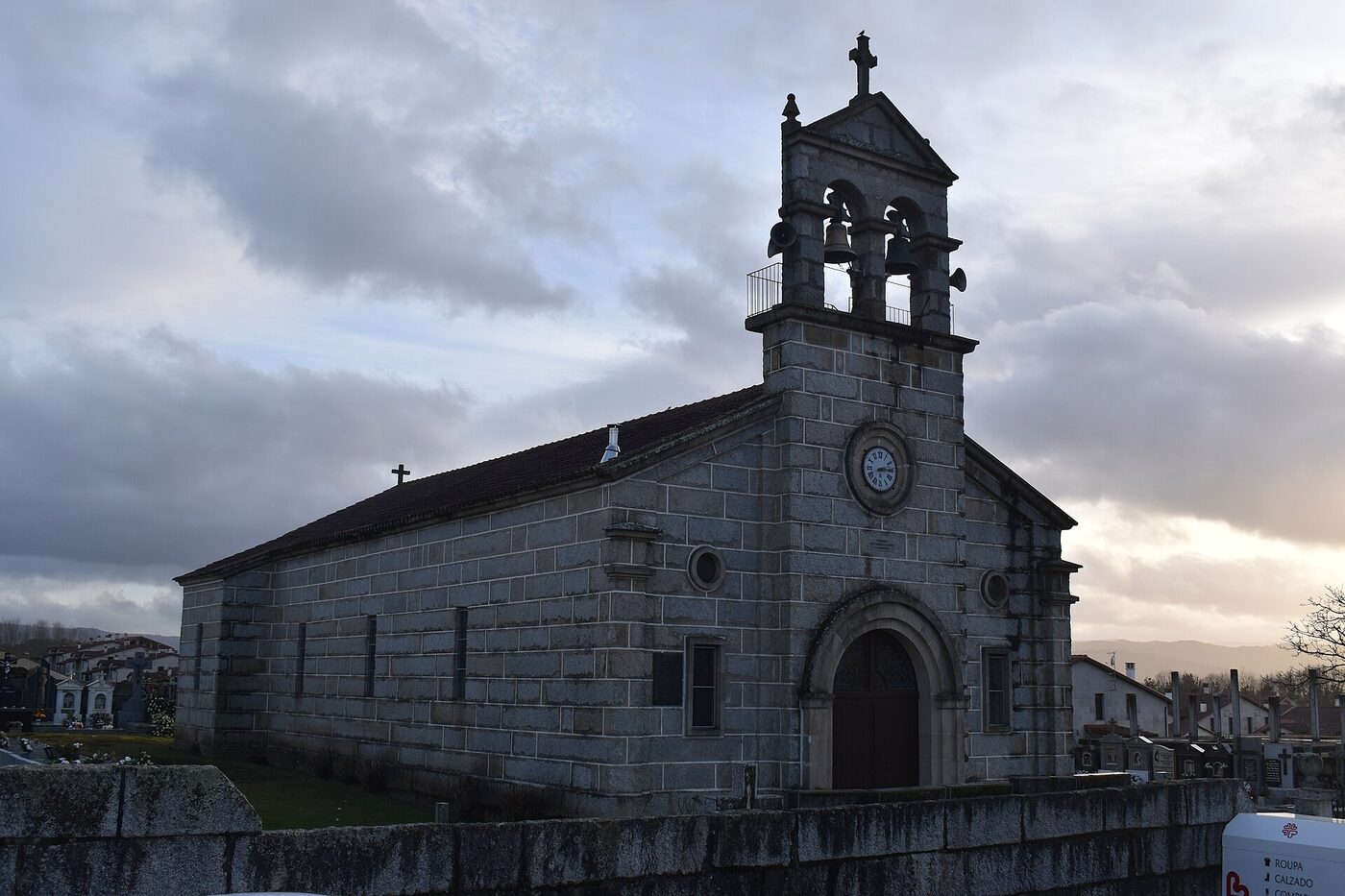 Igrexa de Nosa Señora de Lourdes da Manchica en A Merca