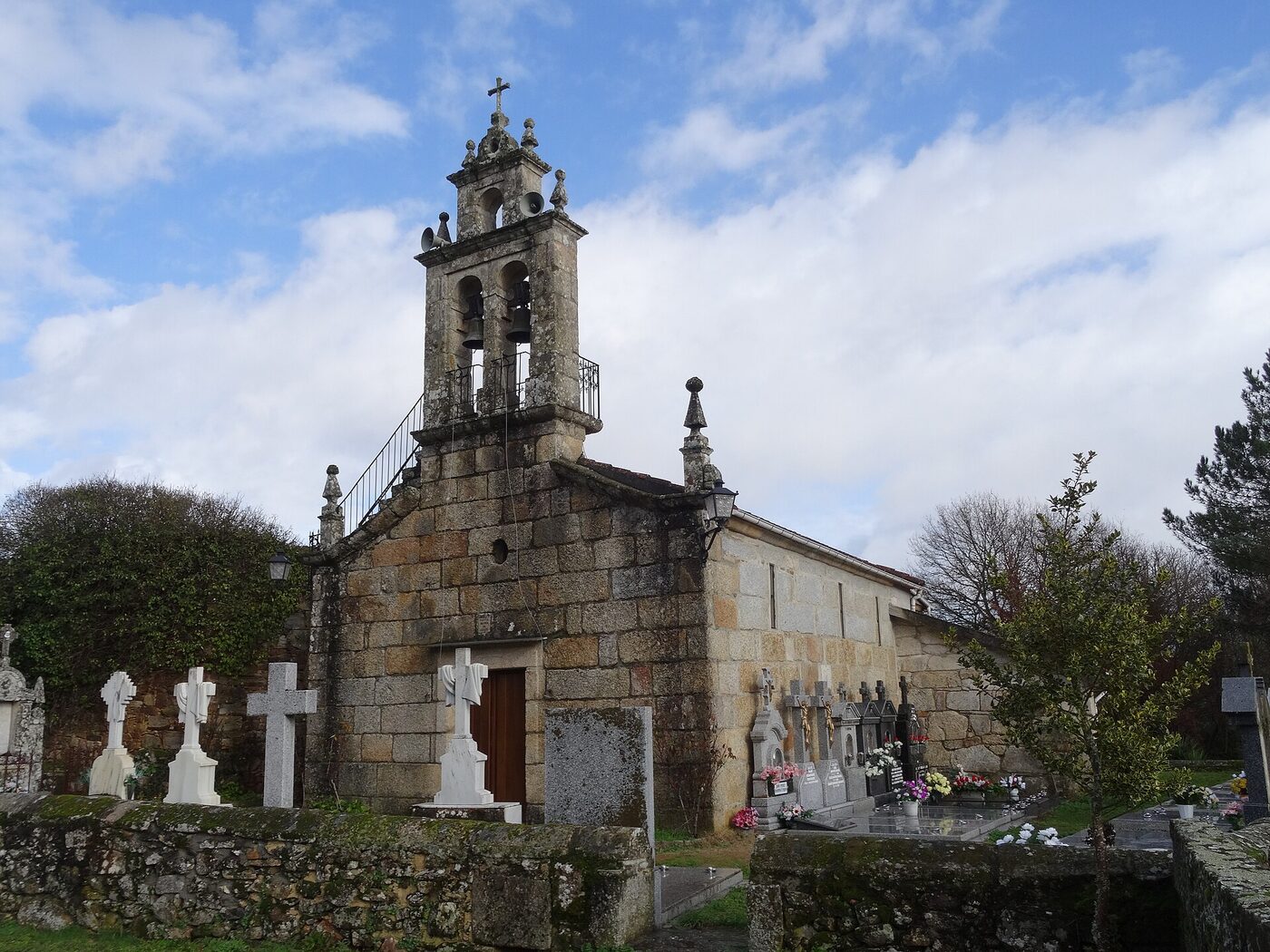 Igrexa de Santa María de Couxil en Cartelle