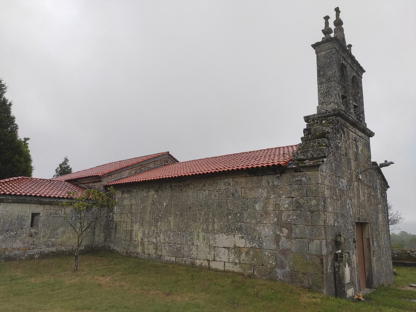Igrexa de Santa María de San Millao en Cualedro