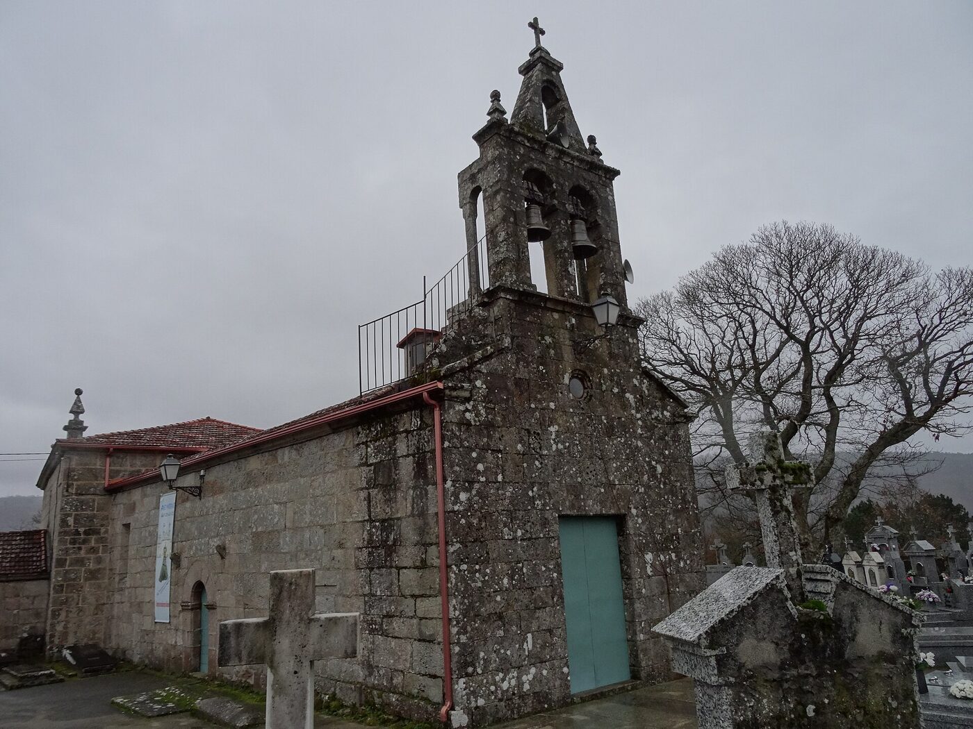 Igrexa de San Vicente de Lobeira en Lobeira