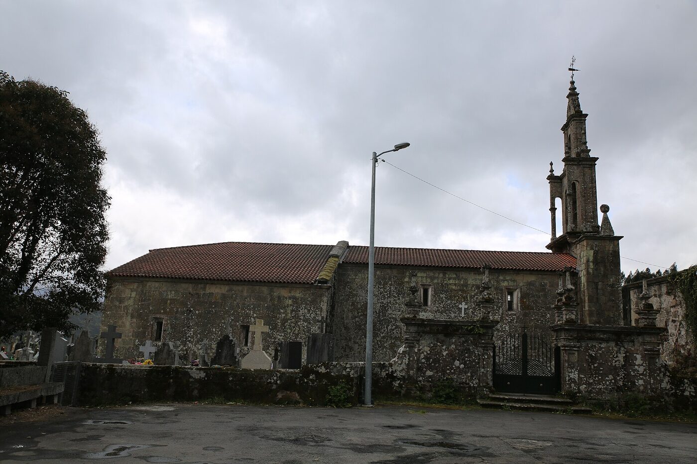 Igrexa de San Mamede de Grou en Lobios