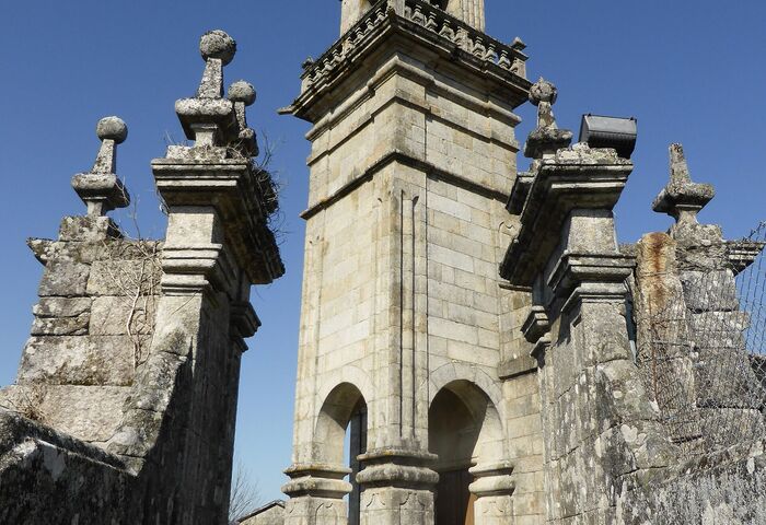 Igrexa de San Miguel de Lobios
