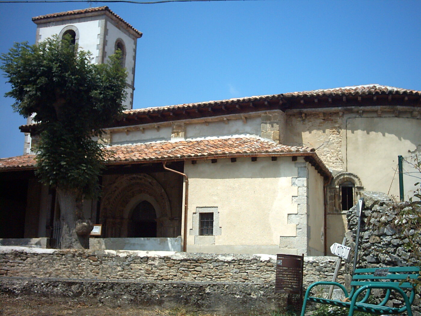 Iglesia de San Miguel Arcángel en Merindad de Montija