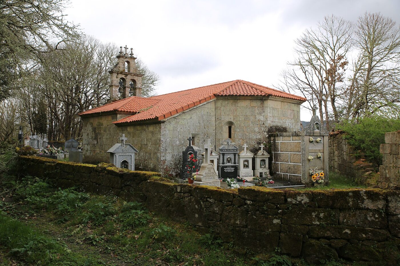 Igrexa de Santa María de Souto de Limia en Muíños
