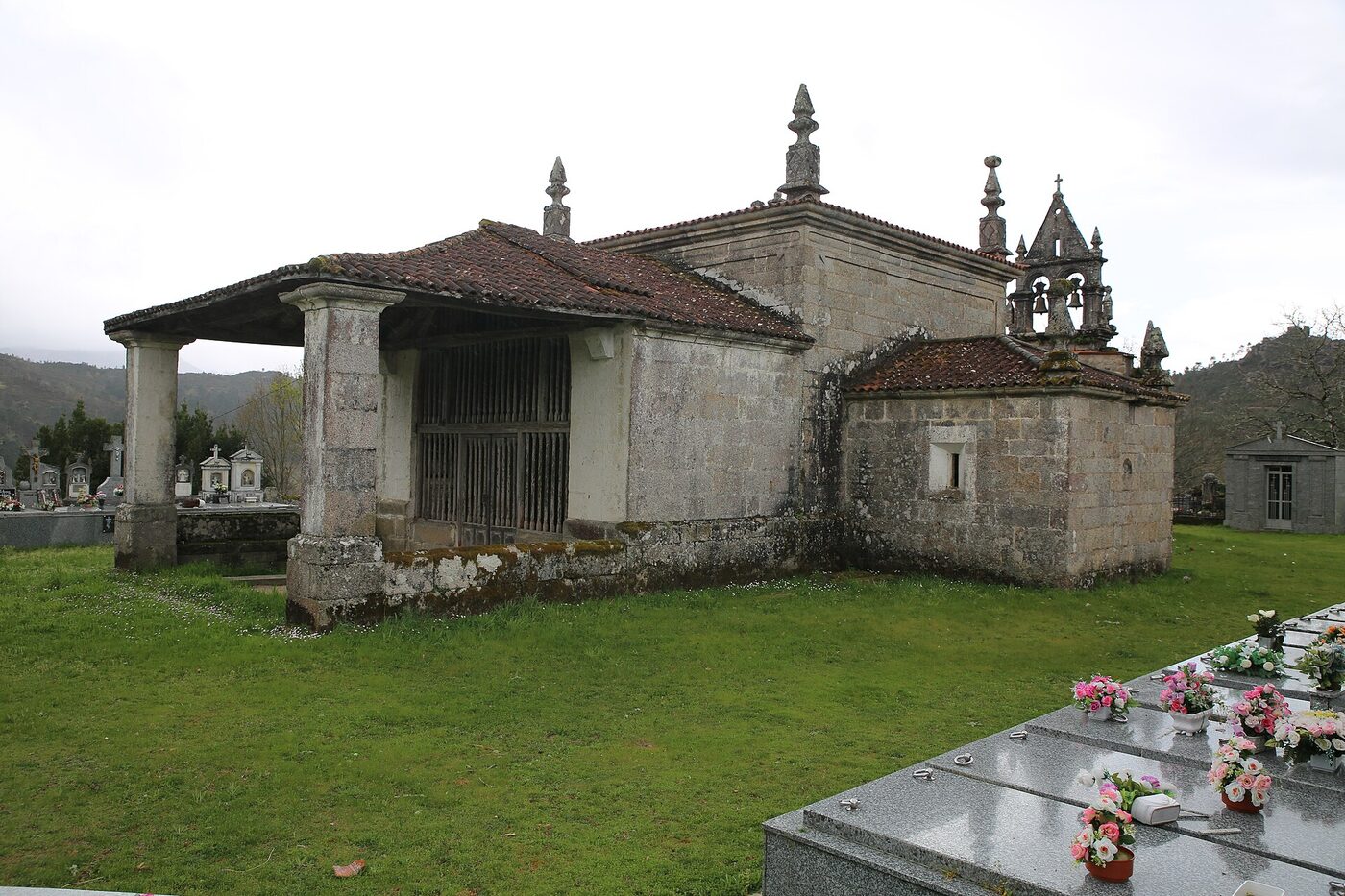 Igrexa de San Pedro de Parada de Ventosa en Muíños