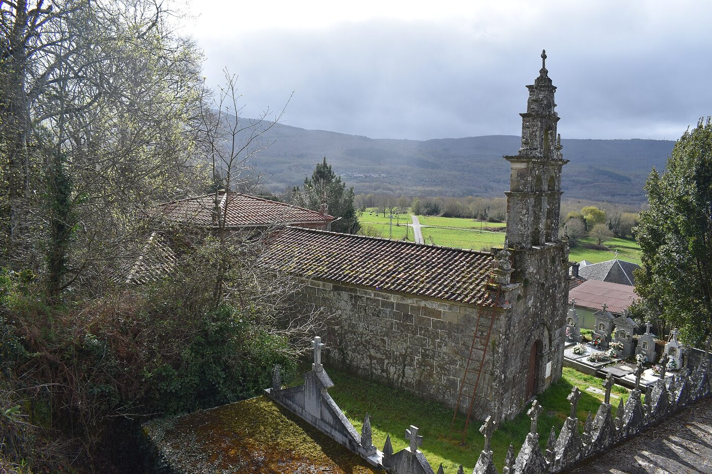 Igrexa de Santiago de Nigueiroá en Bande