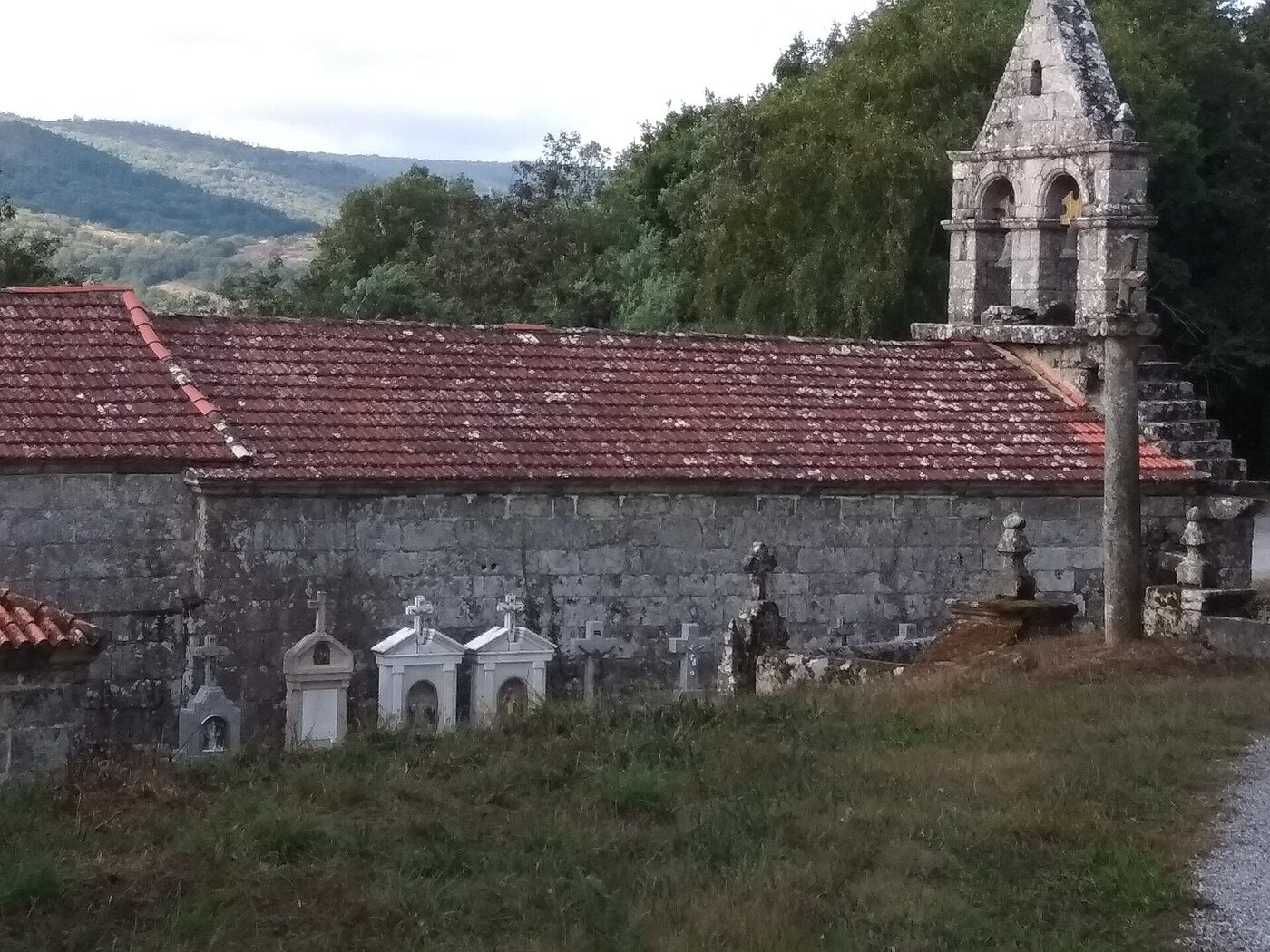 Igrexa de San Pedro Fiz do Ribeiro en Bande